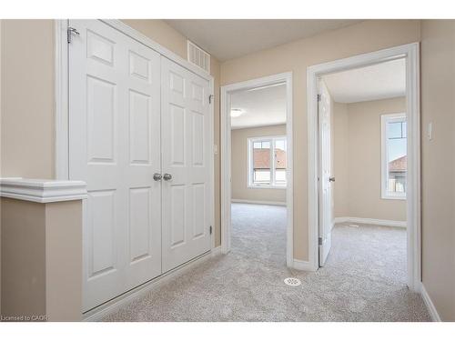 H3-70 Willowrun Drive, Kitchener, ON - Indoor Photo Showing Other Room
