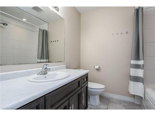 H3-70 Willowrun Drive, Kitchener, ON - Indoor Photo Showing Bathroom