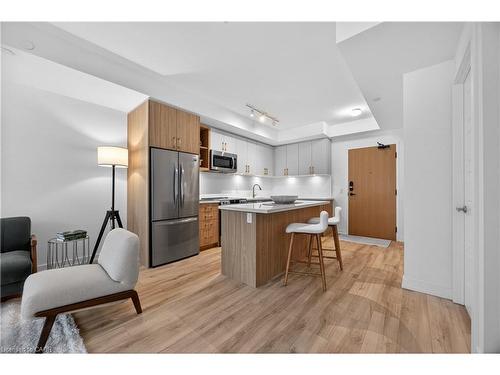 262-333 Sunseeker Avenue, Innisfil, ON - Indoor Photo Showing Kitchen With Stainless Steel Kitchen