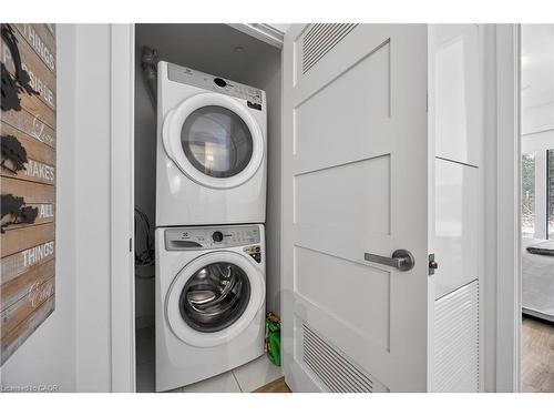 262-333 Sunseeker Avenue, Innisfil, ON - Indoor Photo Showing Laundry Room