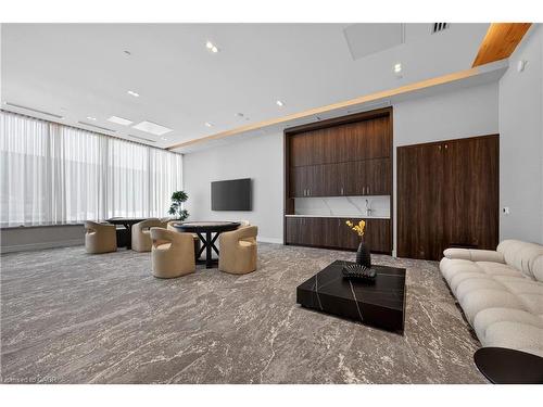 262-333 Sunseeker Avenue, Innisfil, ON - Indoor