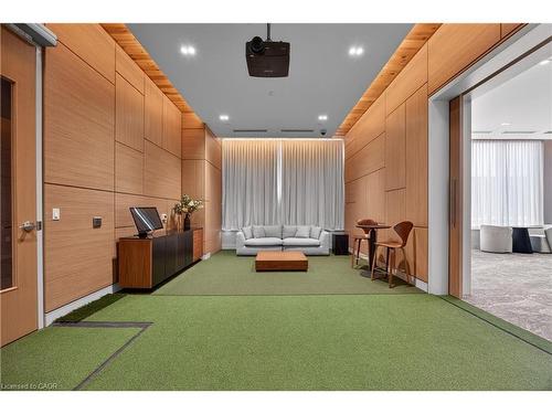 262-333 Sunseeker Avenue, Innisfil, ON - Indoor Photo Showing Other Room