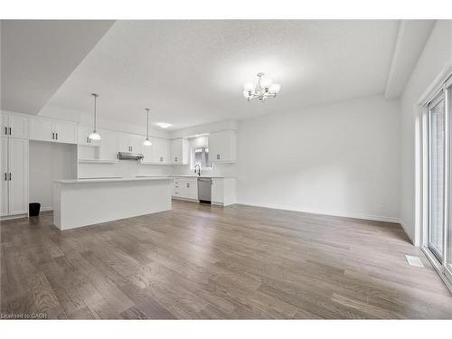 252 Otterbein Road, Kitchener, ON - Indoor Photo Showing Kitchen