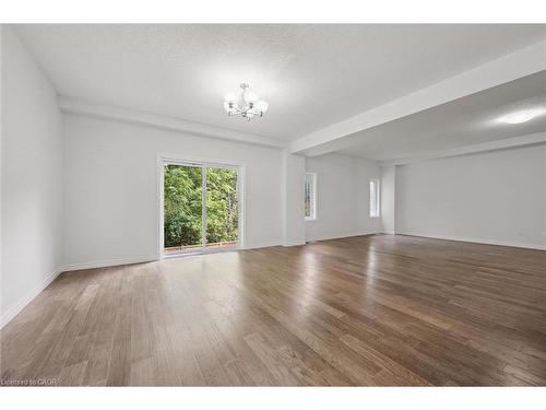 252 Otterbein Road, Kitchener, ON - Indoor Photo Showing Living Room
