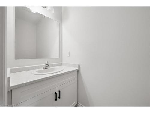 252 Otterbein Road, Kitchener, ON - Indoor Photo Showing Bathroom