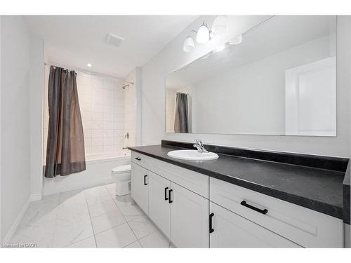 252 Otterbein Road, Kitchener, ON - Indoor Photo Showing Bathroom