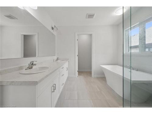 252 Otterbein Road, Kitchener, ON - Indoor Photo Showing Bathroom