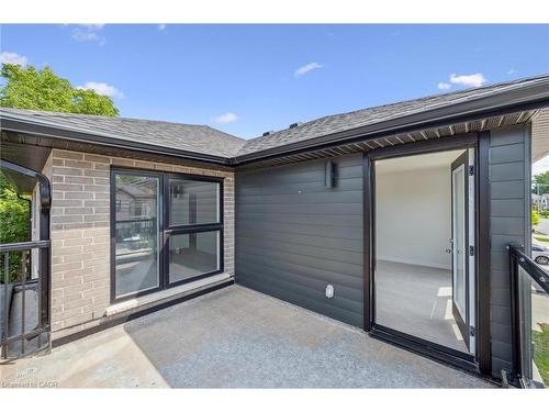 252 Otterbein Road, Kitchener, ON - Outdoor With Exterior