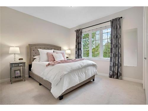 226 Hume Road, Puslinch, ON - Indoor Photo Showing Bedroom