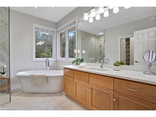 226 Hume Road, Puslinch, ON - Indoor Photo Showing Bathroom