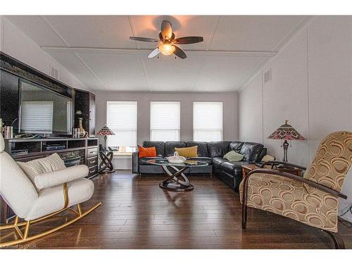 4449 Milburough Line, Burlington, ON - Indoor Photo Showing Living Room