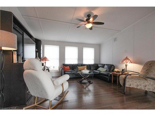 4449 Milburough Line, Burlington, ON - Indoor Photo Showing Living Room