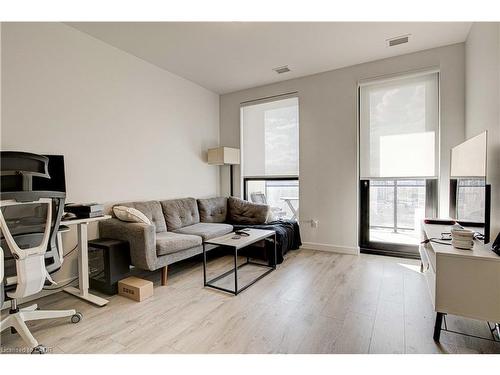 1803-181 King Street S, Waterloo, ON - Indoor Photo Showing Other Room