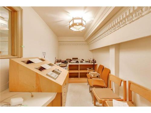 200 Main Street E, Hamilton, ON 