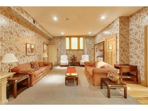 200 Main Street E, Hamilton, ON 