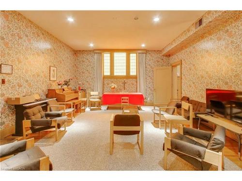 200 Main Street E, Hamilton, ON 