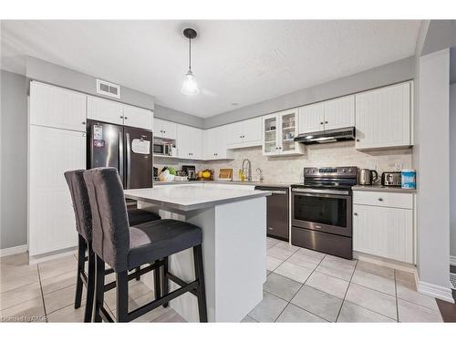 82 Couling Crescent, Guelph, ON - Indoor Photo Showing Kitchen