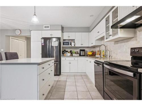 82 Couling Crescent, Guelph, ON - Indoor Photo Showing Kitchen With Stainless Steel Kitchen With Upgraded Kitchen