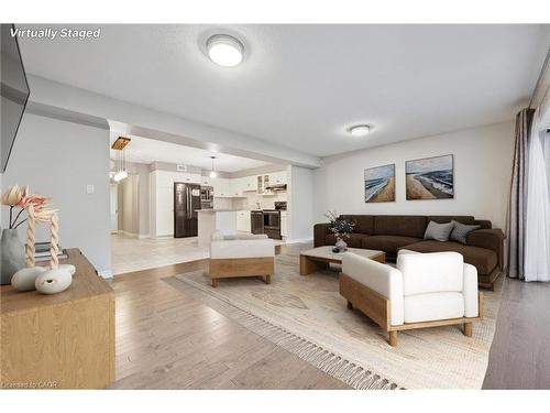 82 Couling Crescent, Guelph, ON - Indoor Photo Showing Living Room