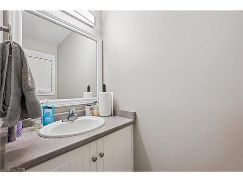82 Couling Crescent, Guelph, ON - Indoor Photo Showing Bathroom