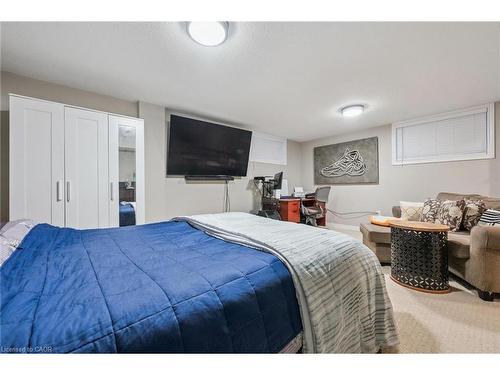 82 Couling Crescent, Guelph, ON - Indoor Photo Showing Bedroom