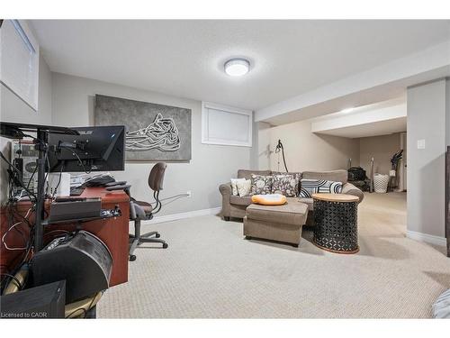 82 Couling Crescent, Guelph, ON - Indoor Photo Showing Other Room