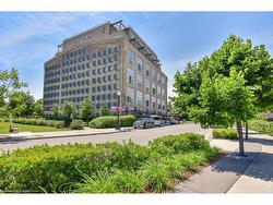 401-5 Father David Bauer Drive  Waterloo, ON N2L 6M2