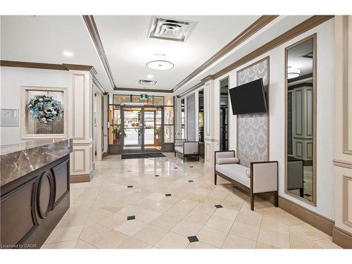 703-442 Maple Avenue S, Burlington, ON - Indoor Photo Showing Other Room