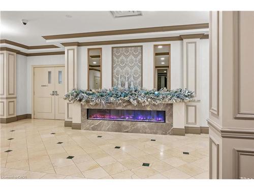 703-442 Maple Avenue S, Burlington, ON - Indoor Photo Showing Other Room