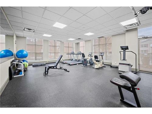 703-442 Maple Avenue S, Burlington, ON - Indoor Photo Showing Gym Room