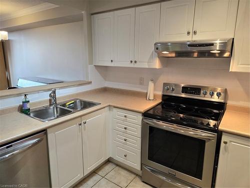 703-442 Maple Avenue S, Burlington, ON - Indoor Photo Showing Kitchen With Double Sink