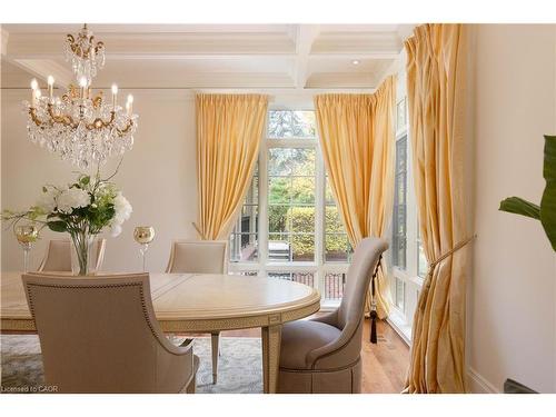 1081 Argyle Drive, Oakville, ON - Indoor Photo Showing Dining Room