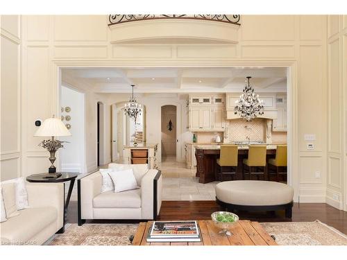 1081 Argyle Drive, Oakville, ON - Indoor Photo Showing Living Room