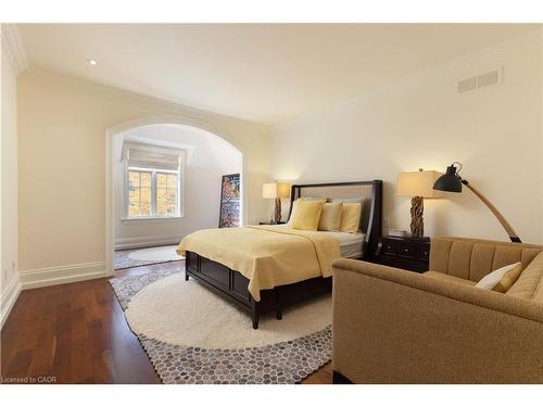 1081 Argyle Drive, Oakville, ON - Indoor Photo Showing Bedroom