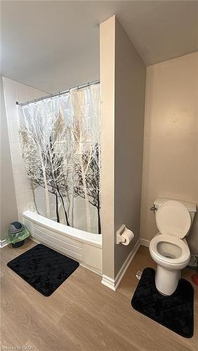 419 Downsview Place, Waterloo, ON - Indoor Photo Showing Bathroom