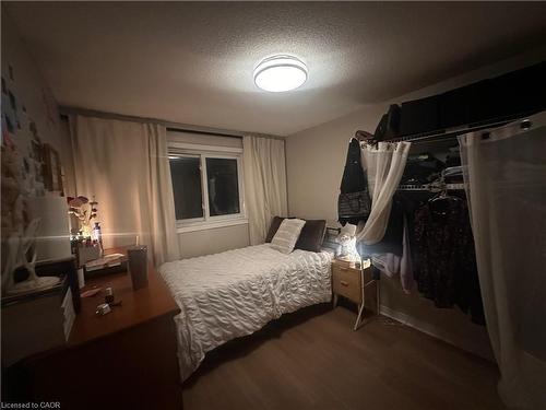 419 Downsview Place, Waterloo, ON - Indoor Photo Showing Bedroom