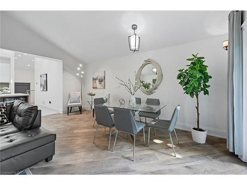 568 Dynes Road, Burlington, ON - Indoor Photo Showing Dining Room