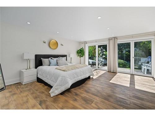 568 Dynes Road, Burlington, ON - Indoor Photo Showing Bedroom