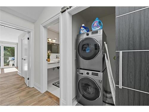 568 Dynes Road, Burlington, ON - Indoor Photo Showing Laundry Room