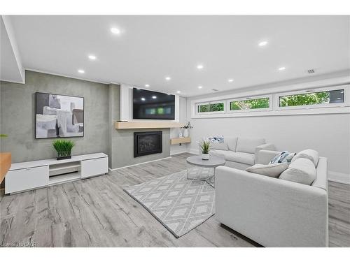 568 Dynes Road, Burlington, ON - Indoor Photo Showing Living Room With Fireplace