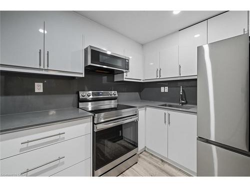 568 Dynes Road, Burlington, ON - Indoor Photo Showing Kitchen