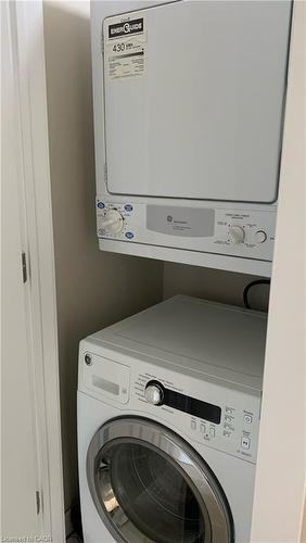 405-1544 King Street E, Hamilton, ON - Indoor Photo Showing Laundry Room