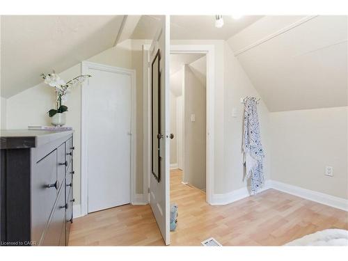 76 East 15Th Street, Hamilton, ON - Indoor