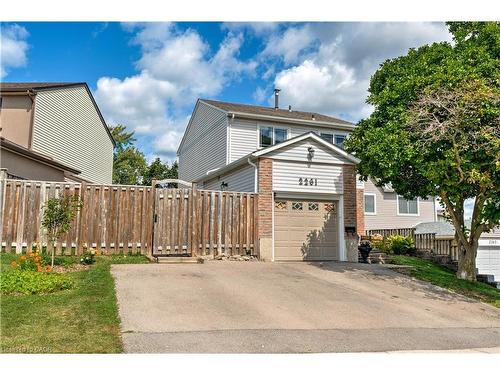 2261 Leominster Drive, Burlington, ON - Outdoor