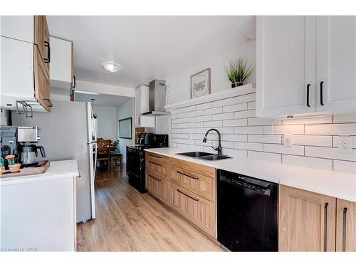 2261 Leominster Drive, Burlington, ON - Indoor Photo Showing Kitchen With Double Sink