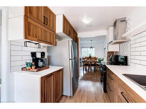 2261 Leominster Drive, Burlington, ON - Indoor Photo Showing Kitchen