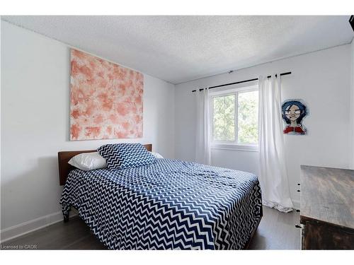 2261 Leominster Drive, Burlington, ON - Indoor Photo Showing Bedroom