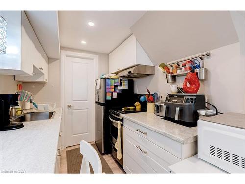 2261 Leominster Drive, Burlington, ON - Indoor Photo Showing Kitchen