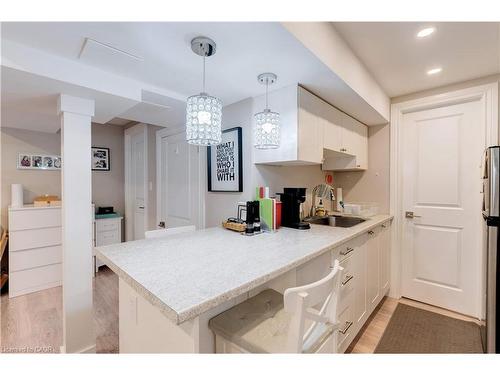 2261 Leominster Drive, Burlington, ON - Indoor Photo Showing Kitchen