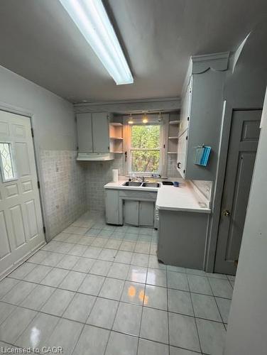 304 Park Street, Hamilton, ON - Indoor Photo Showing Kitchen With Double Sink